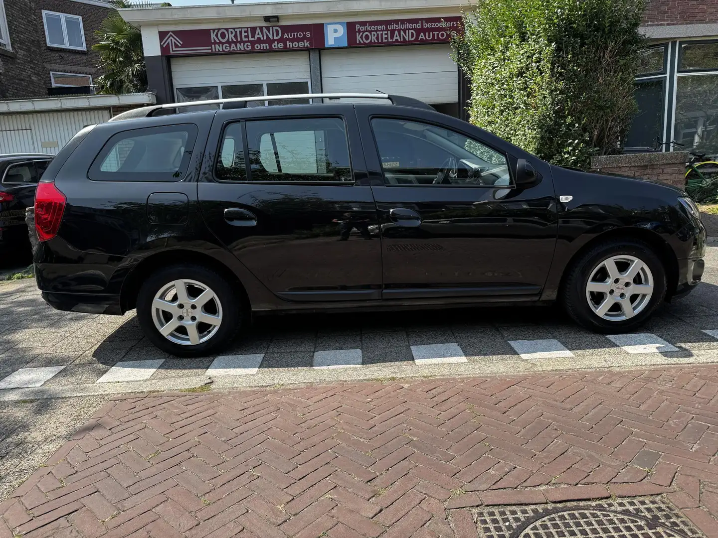 Dacia Logan MCV 0.9 TCe Easy-R Lauréate Automaat Noir - 2