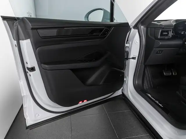 Porsche Macan view 9