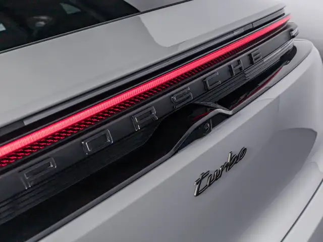 Porsche Macan view 6