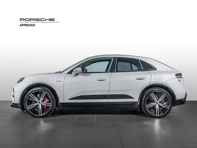 Porsche Macan view 2