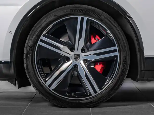 Porsche Macan view 7