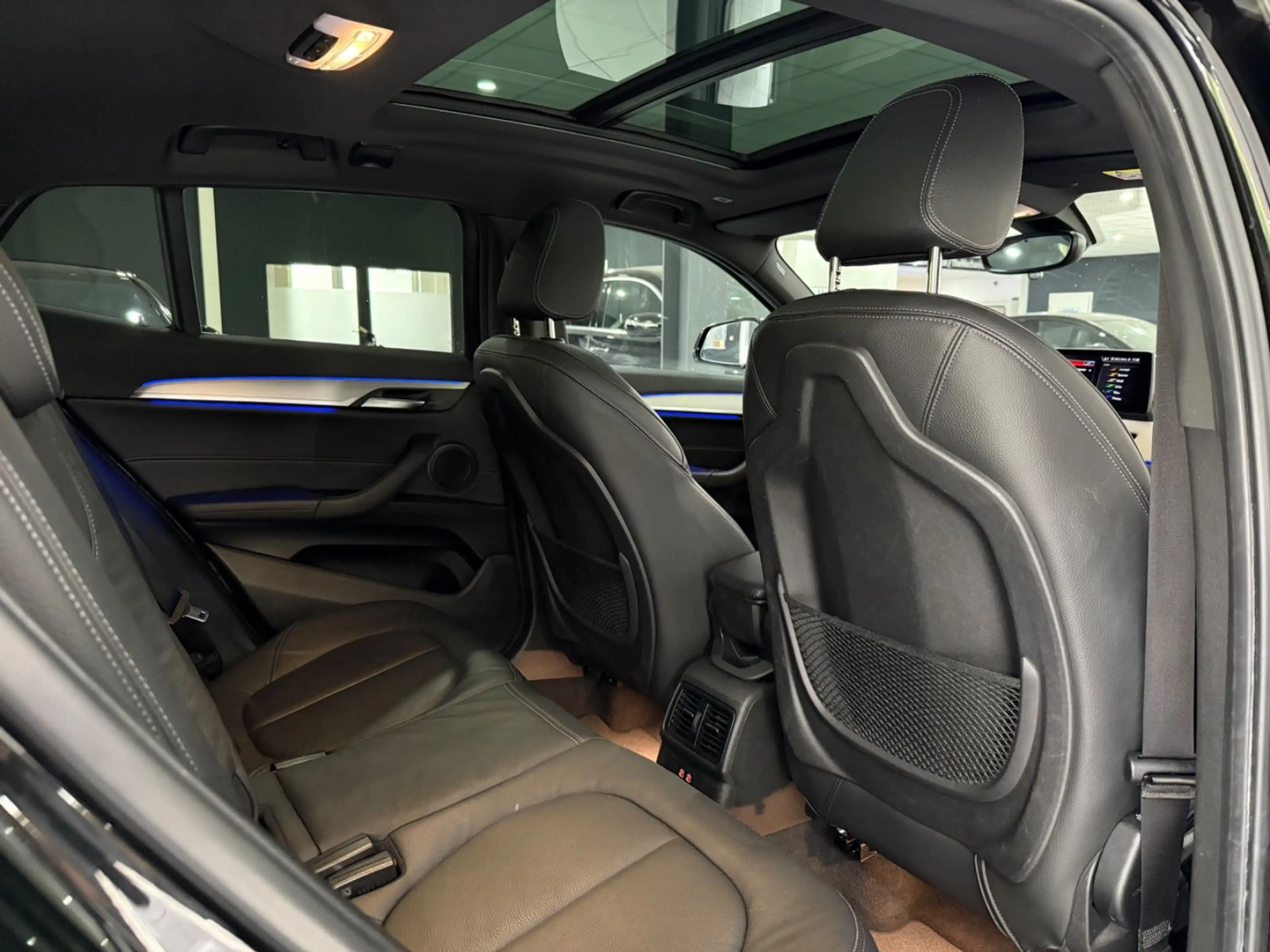 BMW X2 sDrive 18d*M-PAKET*PANO*HEADUP*KAMERA*HIFI* — photo 9