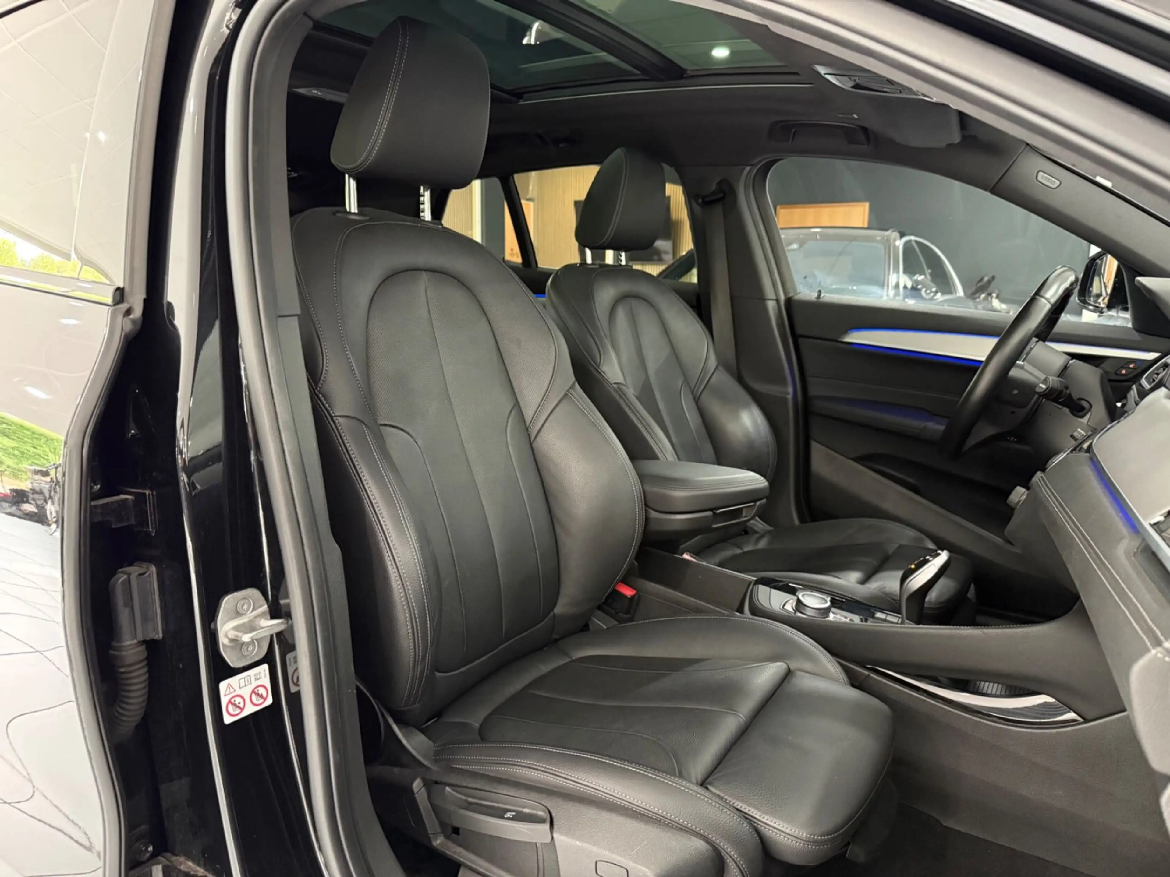 BMW X2 sDrive 18d*M-PAKET*PANO*HEADUP*KAMERA*HIFI* — photo 10