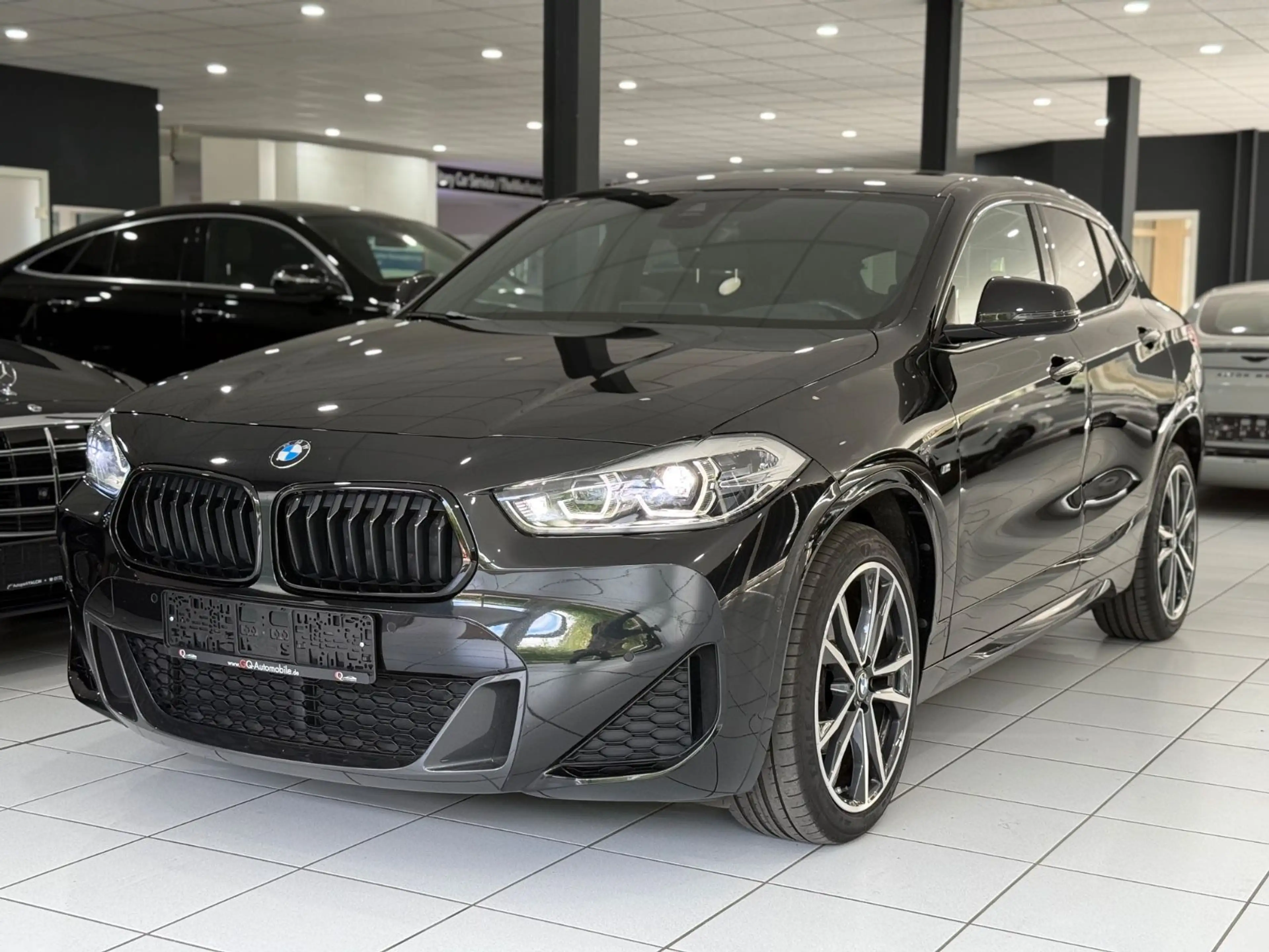 BMW X2 sDrive 18d*M-PAKET*PANO*HEADUP*KAMERA*HIFI*