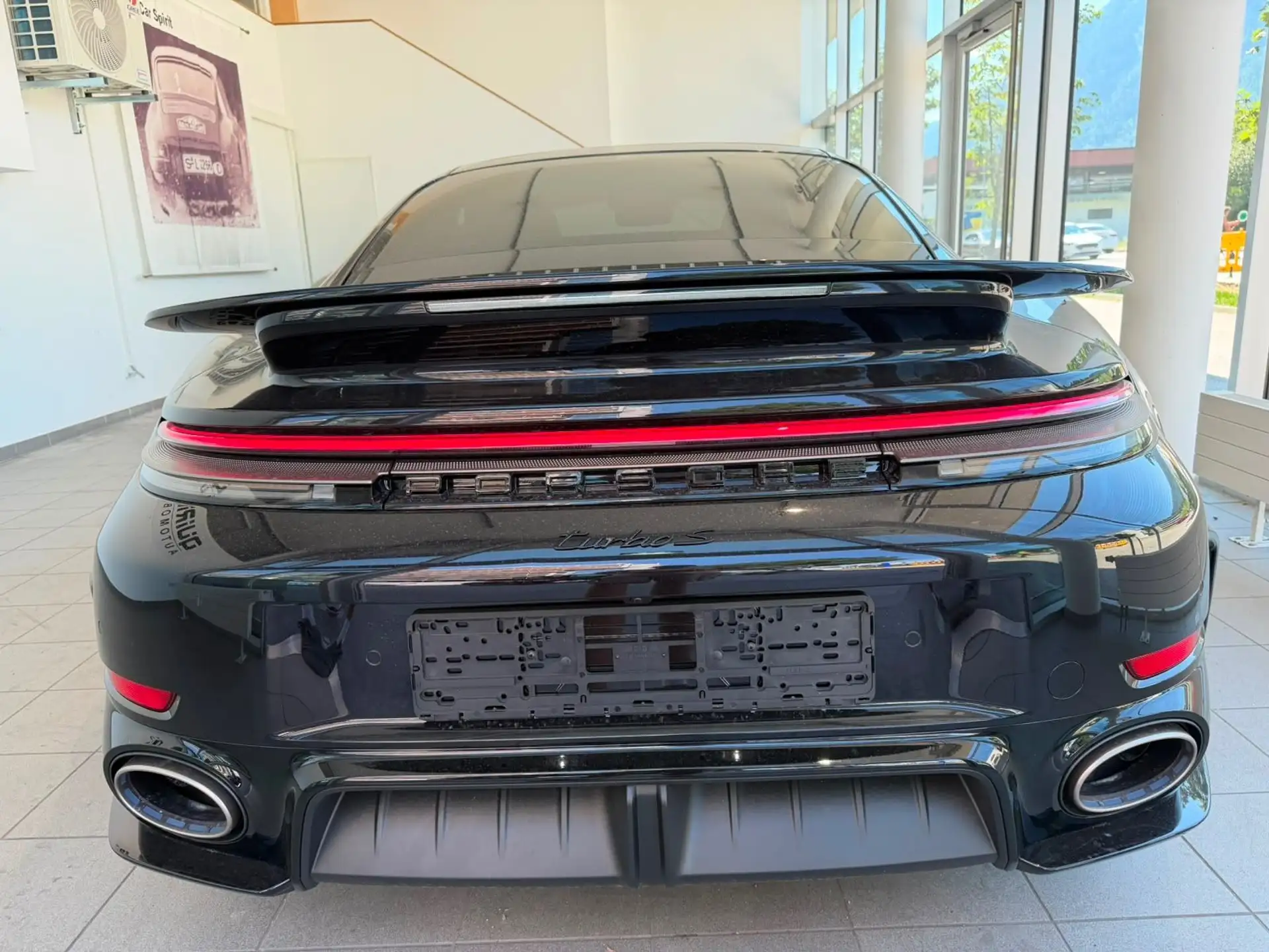 포르쉐 911 Turbo S Coupe 2026 검정 사진 8