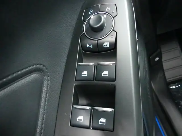 Ford Focus view 12