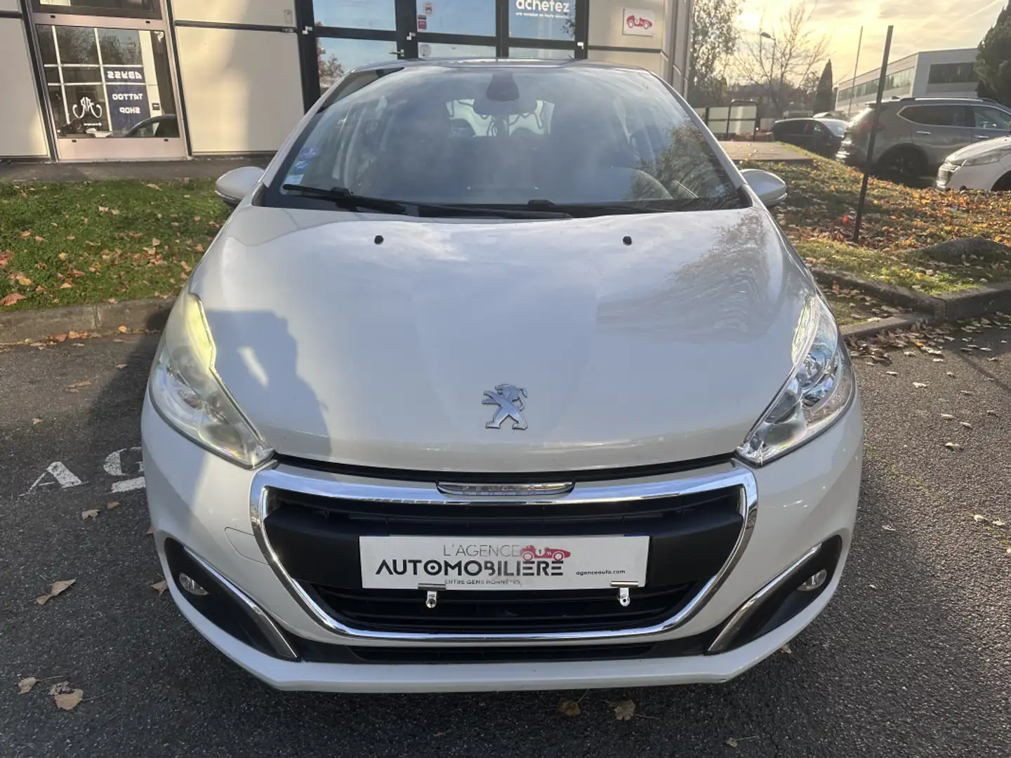 Peugeot e-208 1.6 VTI 110ch ALLURE Blanc - 2
