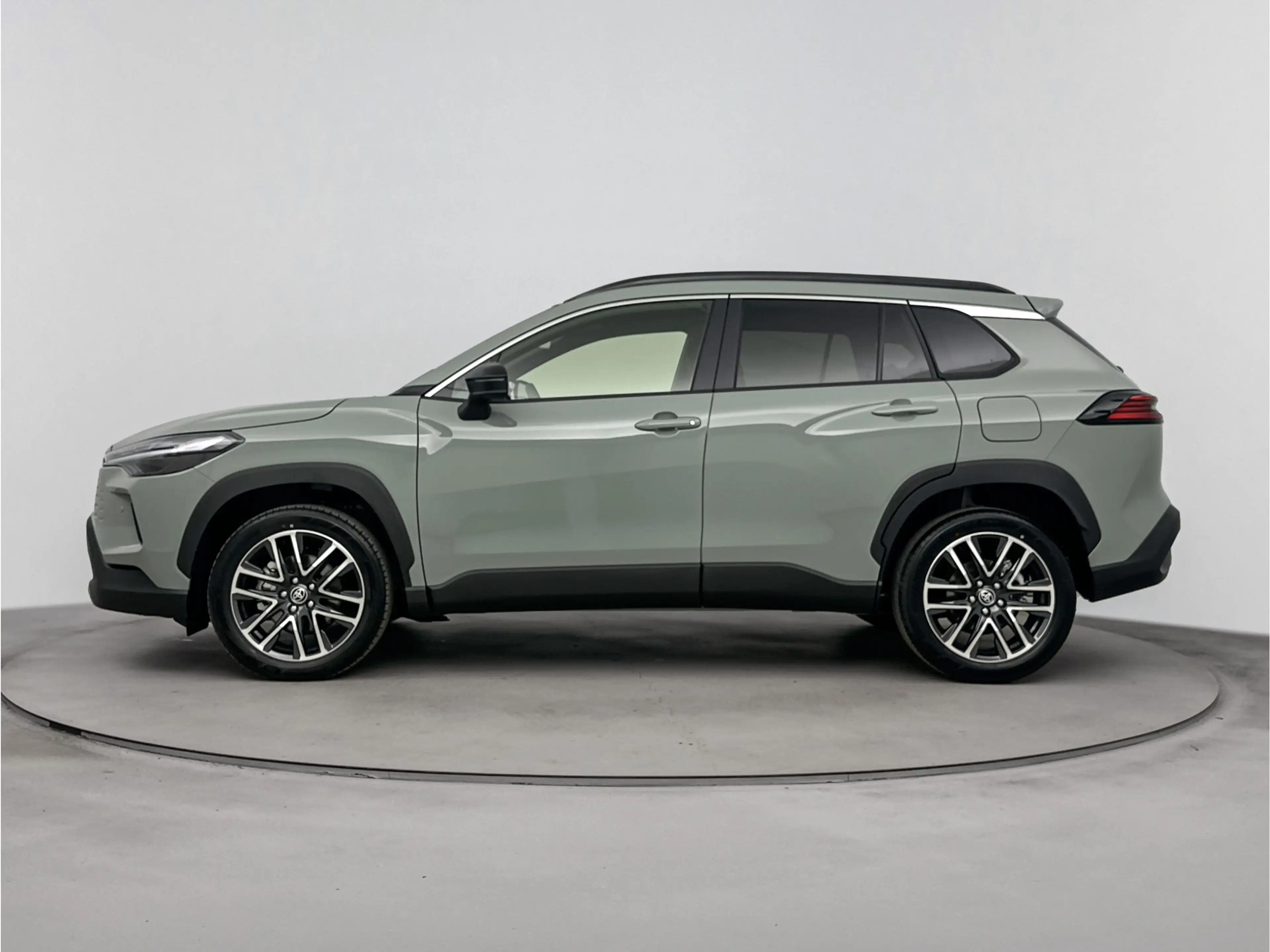 Toyota Corolla Cross Hybrid 140 Dynamic | Apple Carplay & Android Auto — photo 2