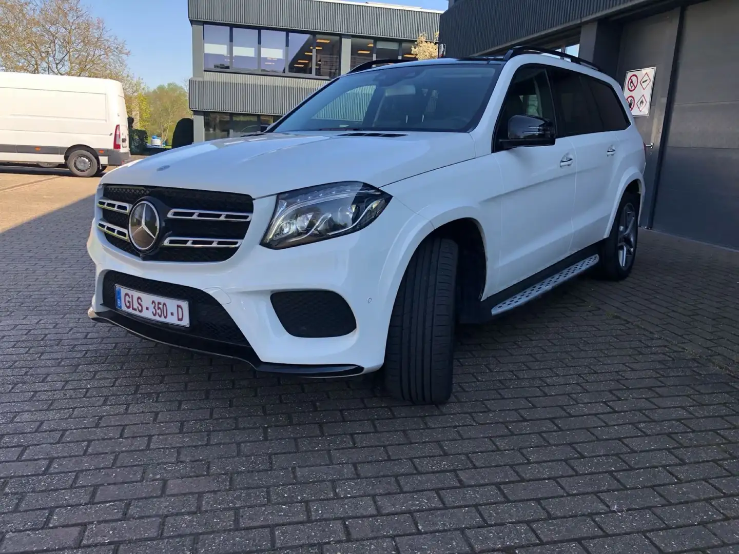 Mercedes-Benz GLS 350 GLS 350 d 4Matic 9G-TRONIC AMG Alb - 2