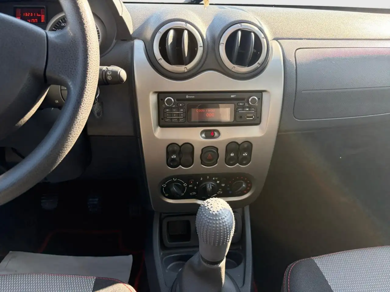 Dacia Duster — photo 11