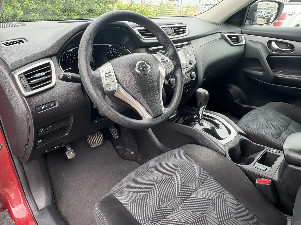 Nissan Rogue fotografie Nissan Rogue