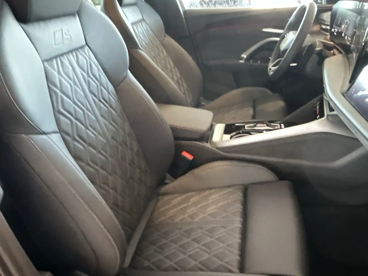 Audi SQ5 снимка Audi SQ5