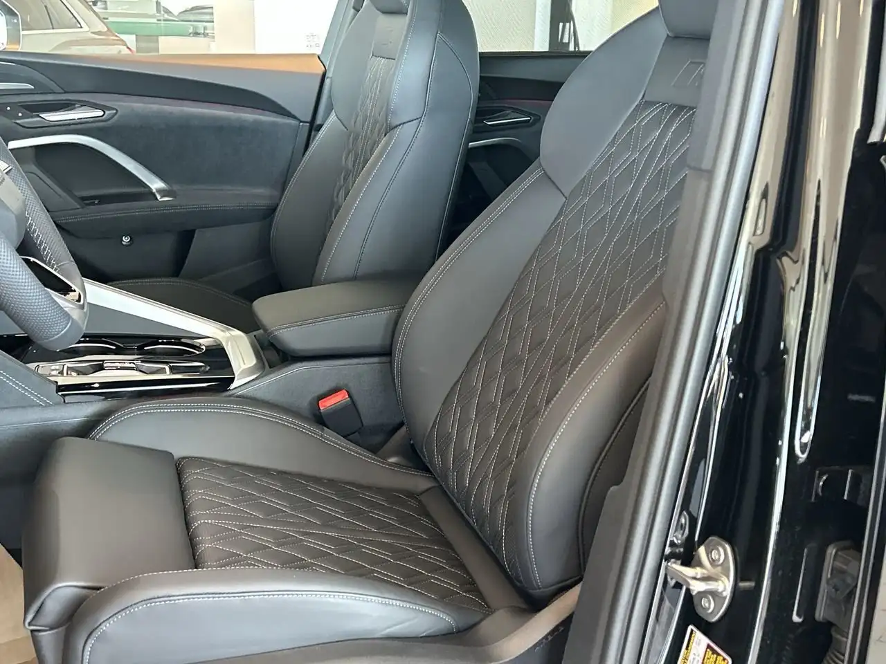 Audi SQ5 снимка Audi SQ5