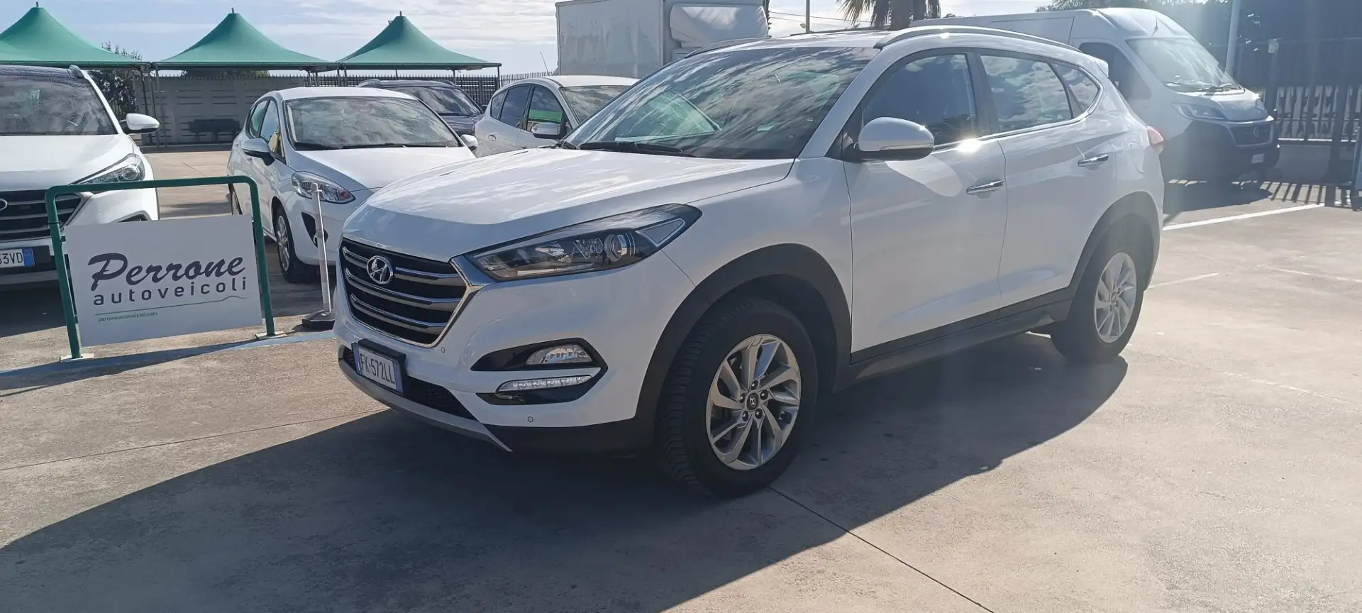 Hyundai TUCSON 1.7 CRDi XPossible Bianco - 1