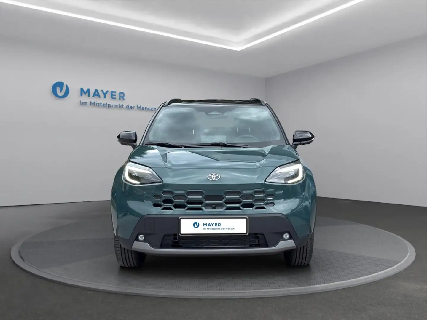 Toyota Yaris Cross 1,5 VVT-i Hybrid Lounge AWD-i Aut. Grün - 2