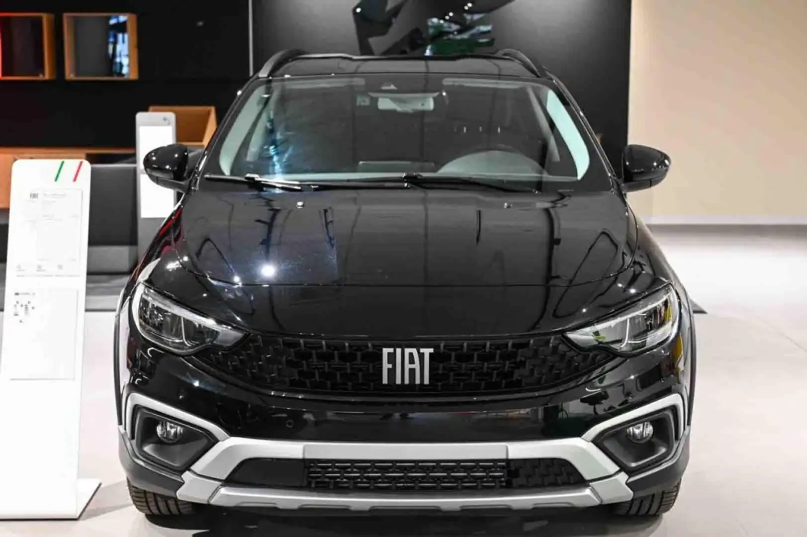 Fiat Tipo 1.6 MJT 5p CROSS 130cv DS HB Nero - 2