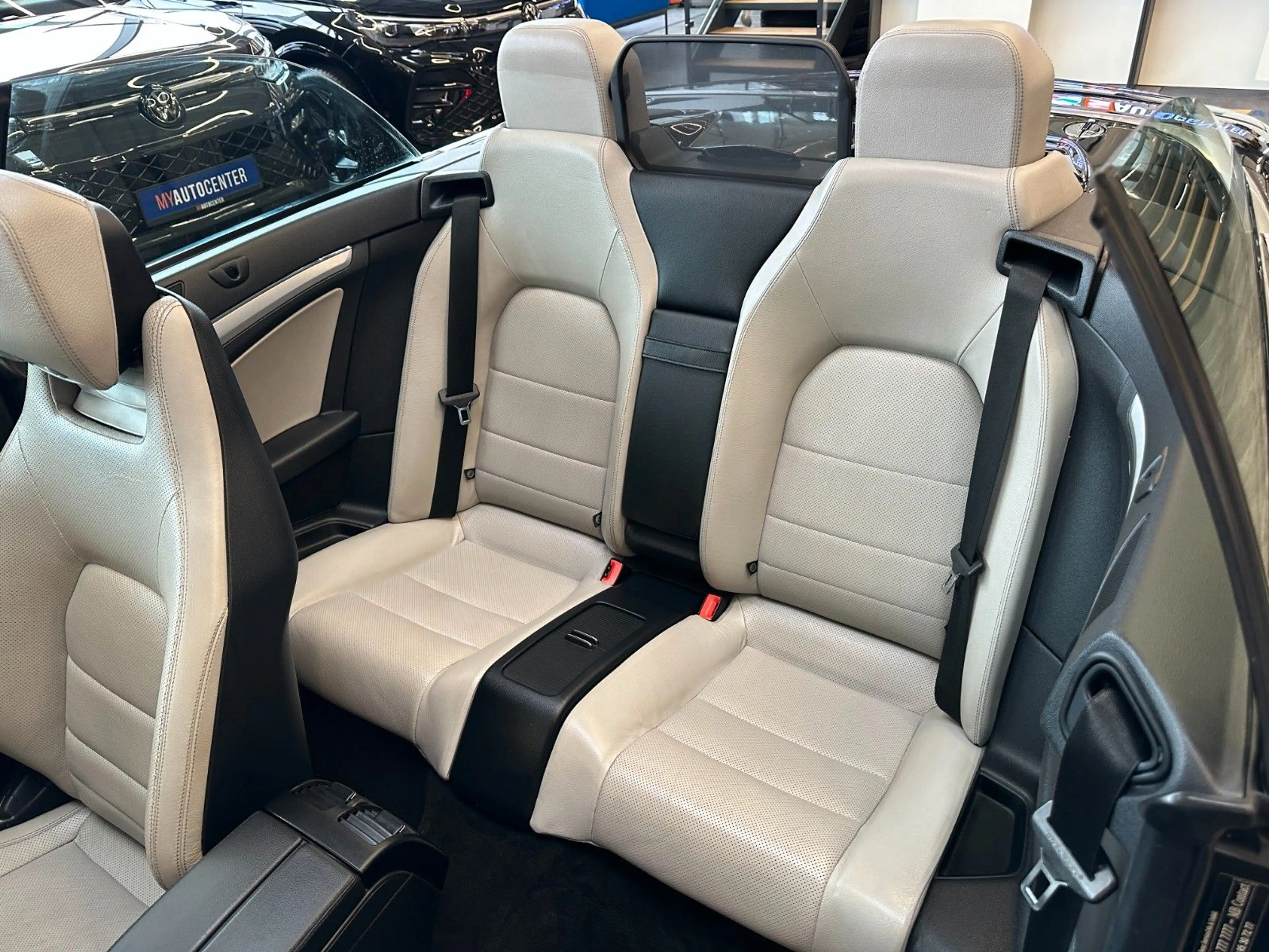 Mercedes-Benz E 200 *NACKENHZ*SITZHZ/Belüftung*NAVI*PDC*TEMPO* — photo 7