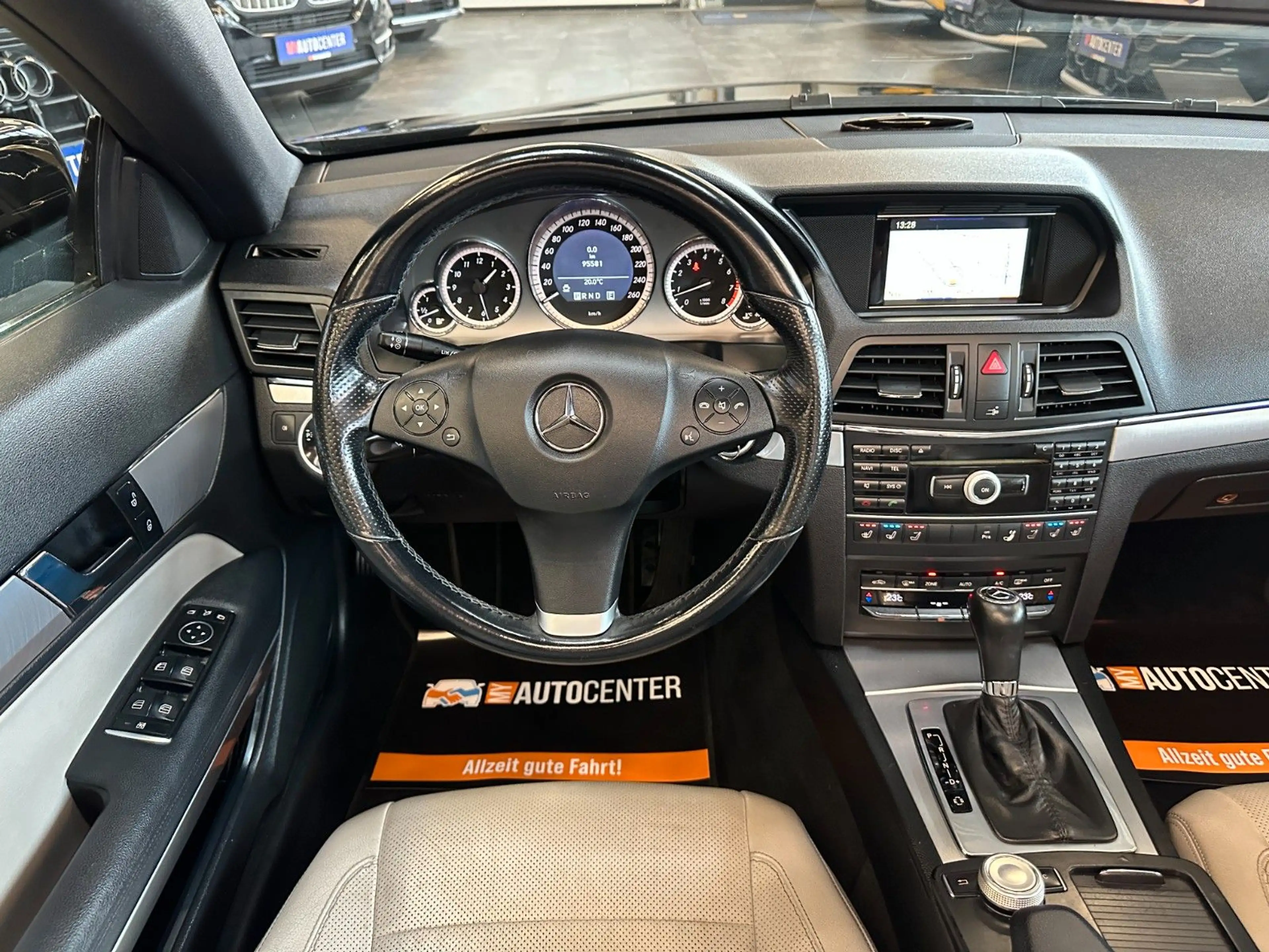 Mercedes-Benz E 200 *NACKENHZ*SITZHZ/Belüftung*NAVI*PDC*TEMPO* — photo 9