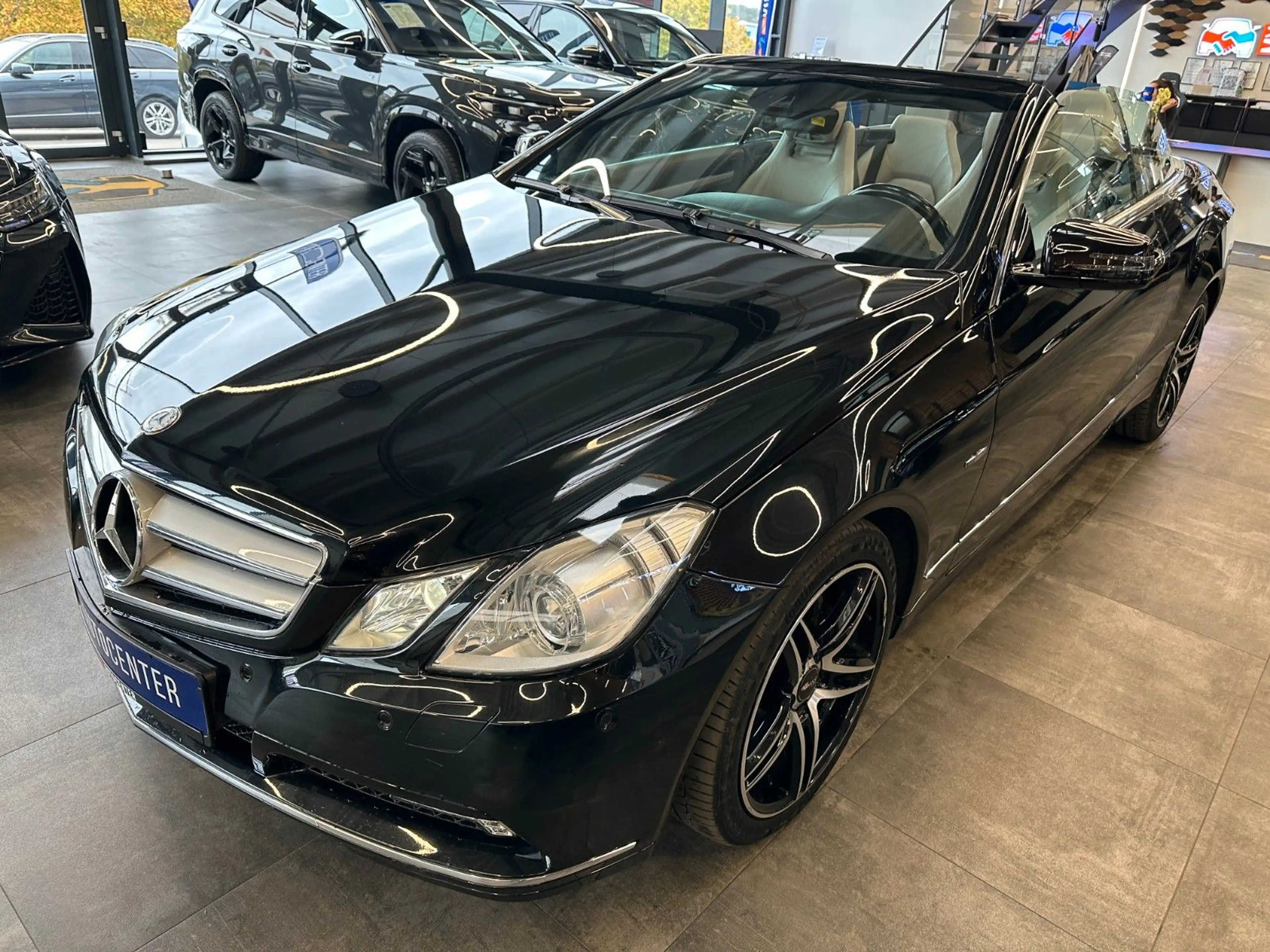 Mercedes-Benz E 200 *NACKENHZ*SITZHZ/Belüftung*NAVI*PDC*TEMPO* — photo 4