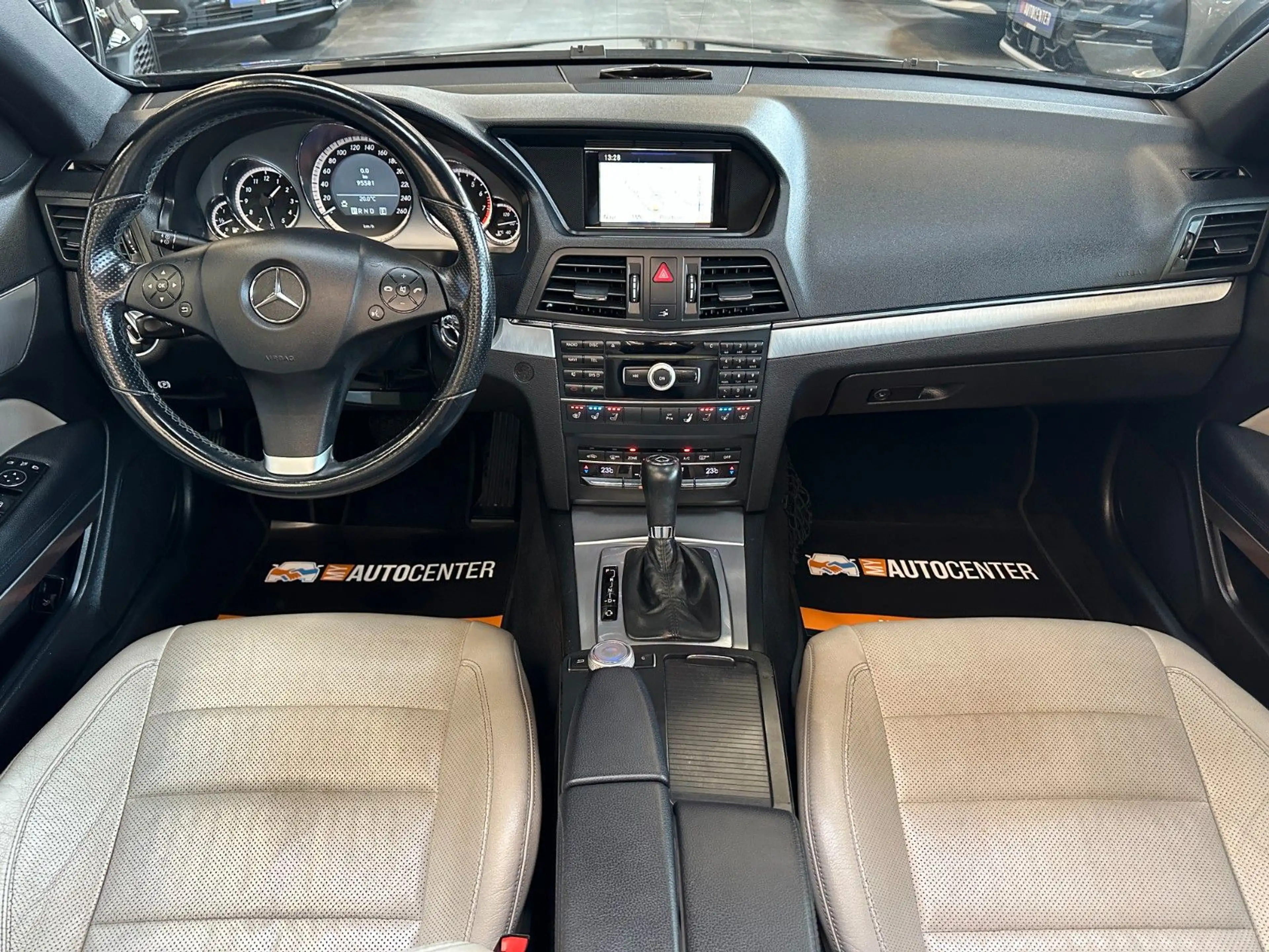 Mercedes-Benz E 200 *NACKENHZ*SITZHZ/Belüftung*NAVI*PDC*TEMPO* — photo 8