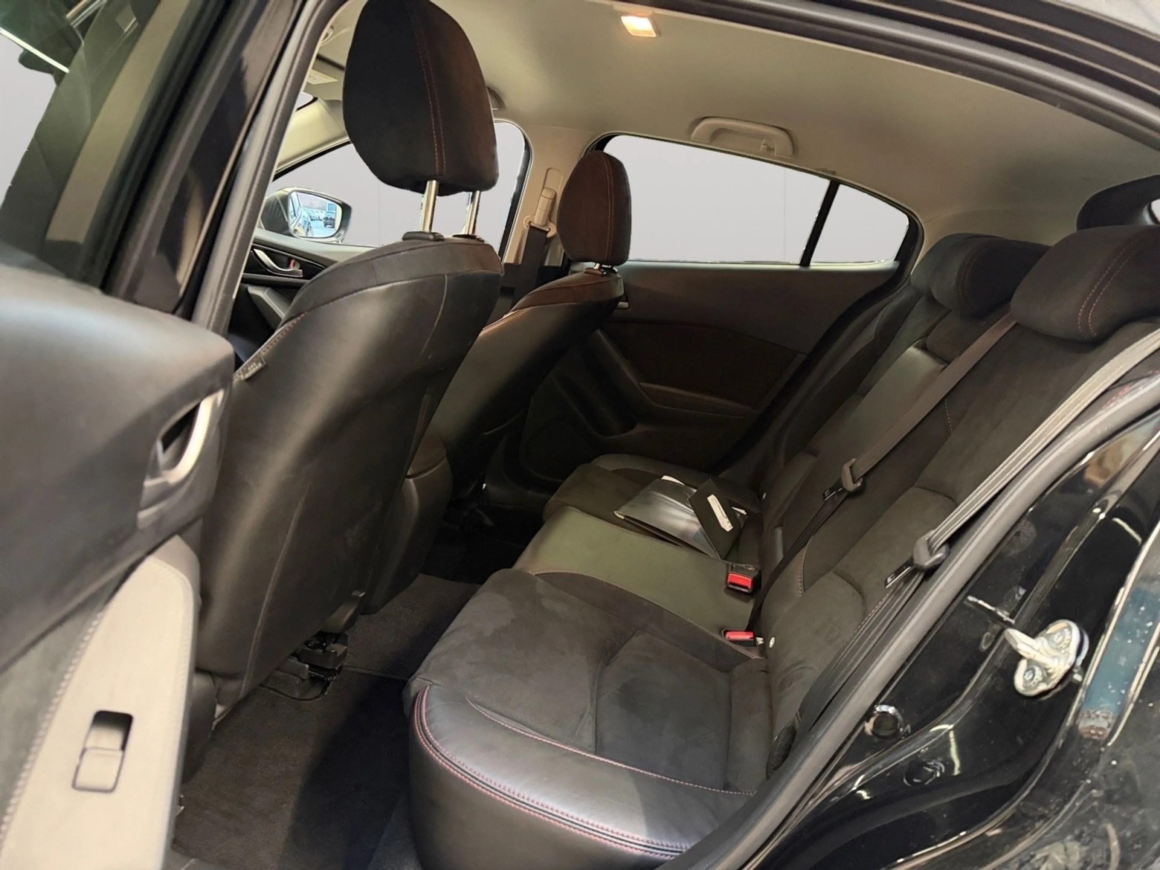 Mazda 3 Lim. Nakama/Alcantara/Kamera/Export — photo 10