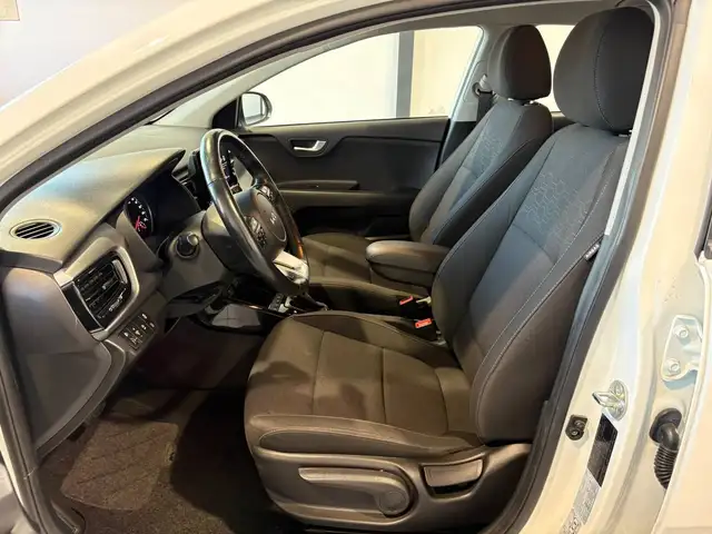 Kia Rio view 8