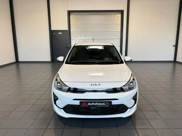 Kia Rio view 2