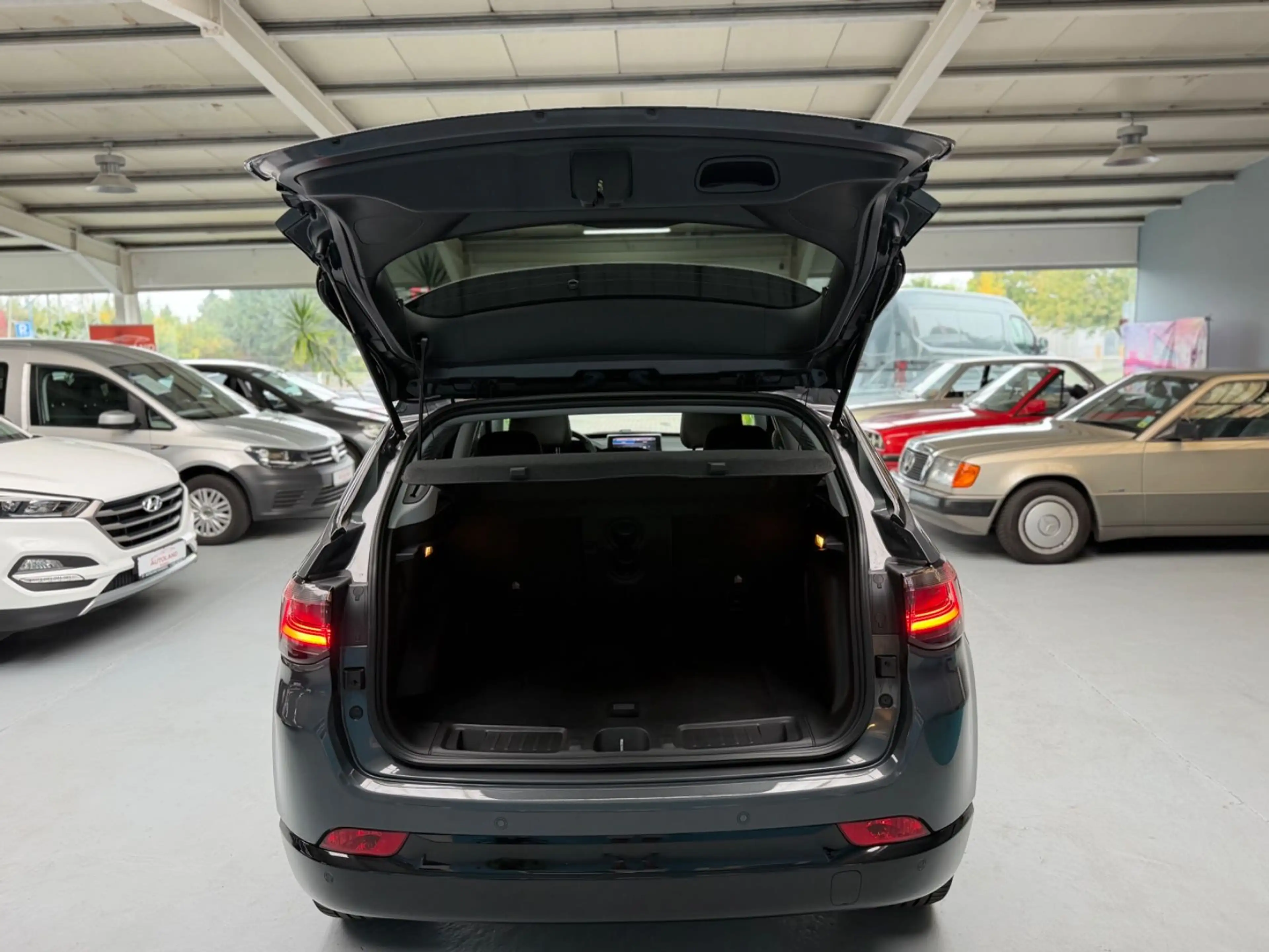 Jeep Compass S Plug-In Hybrid 4WD Kamera PANO LED SHZ — photo 9