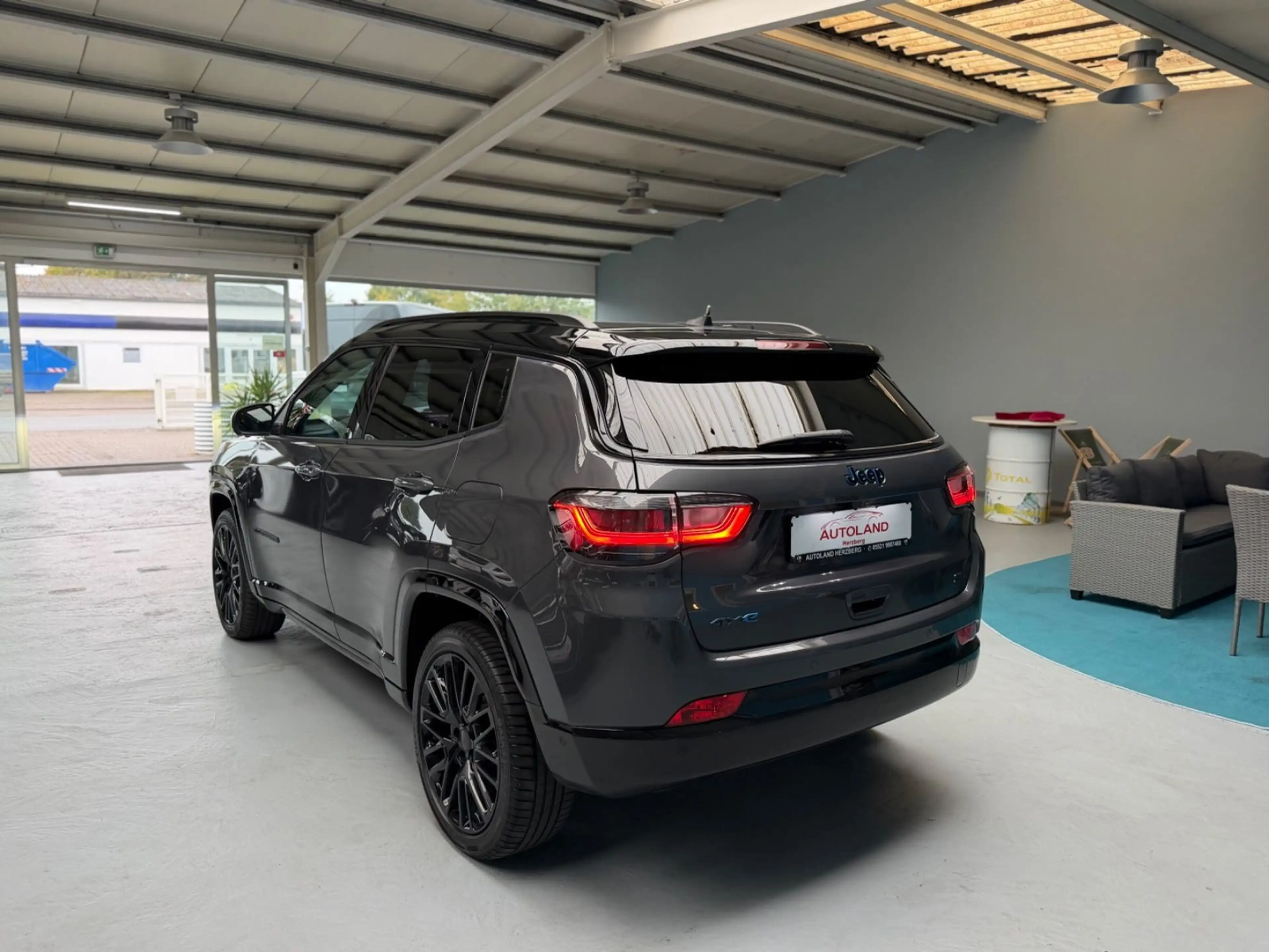 Jeep Compass S Plug-In Hybrid 4WD Kamera PANO LED SHZ — photo 6