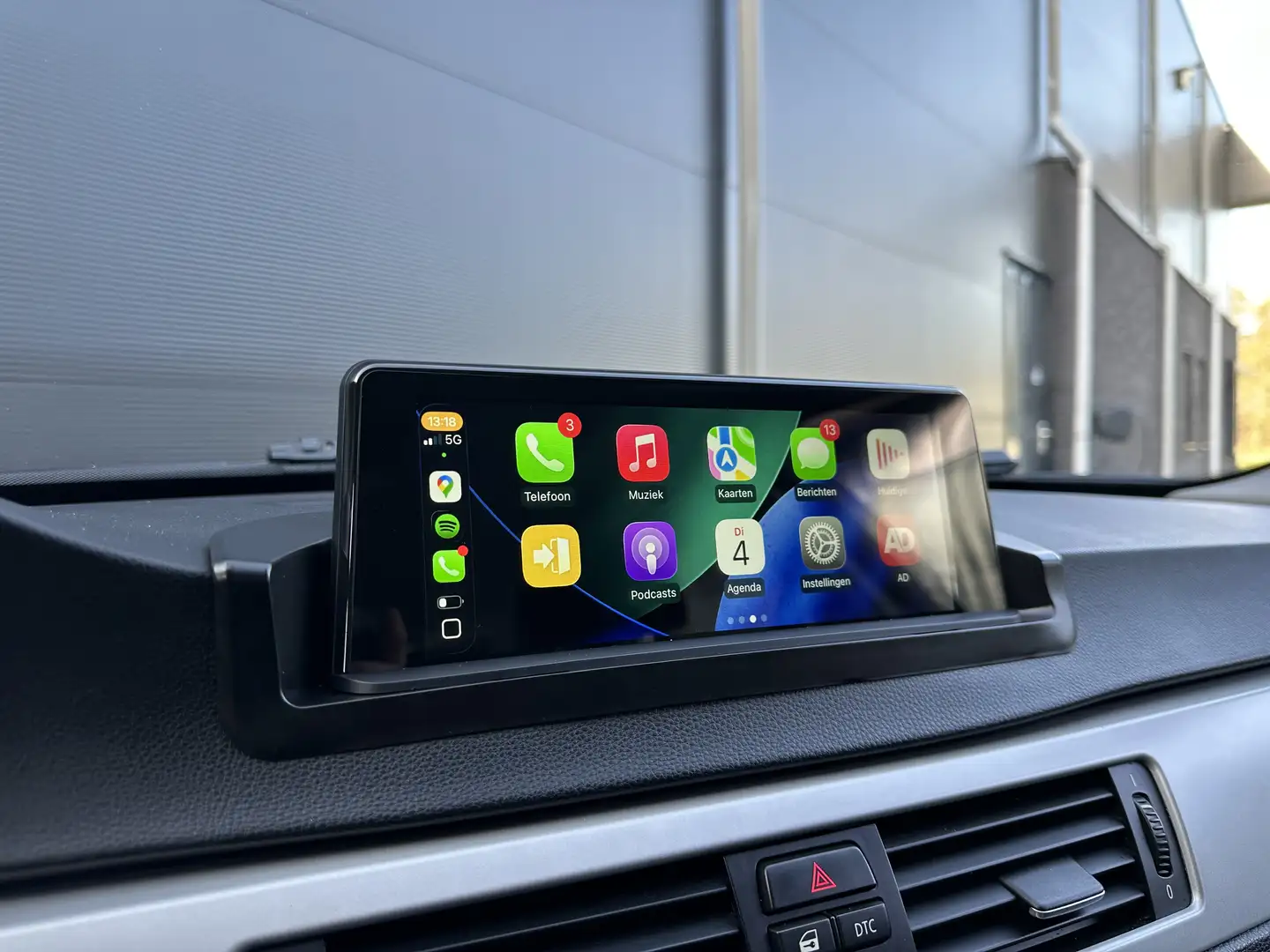 BMW 320 3 Serie 320i LCI YOUNGTIMER CarPlay PANODAK Clima Schwarz - 2