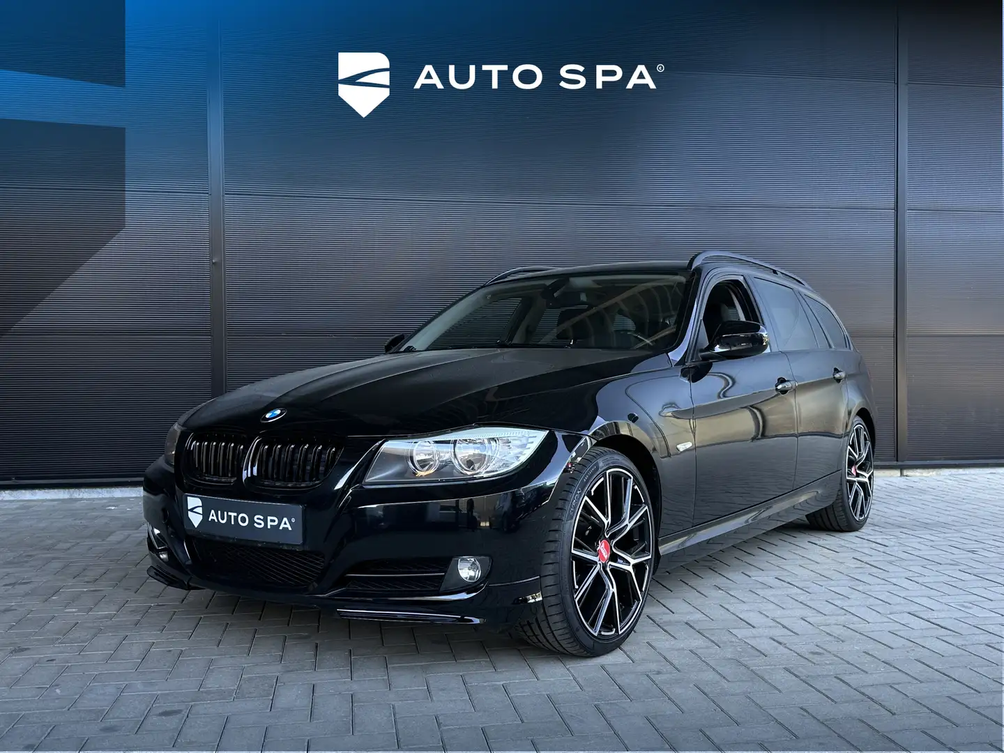 BMW 320 3 Serie 320i LCI YOUNGTIMER CarPlay PANODAK Clima Schwarz - 1