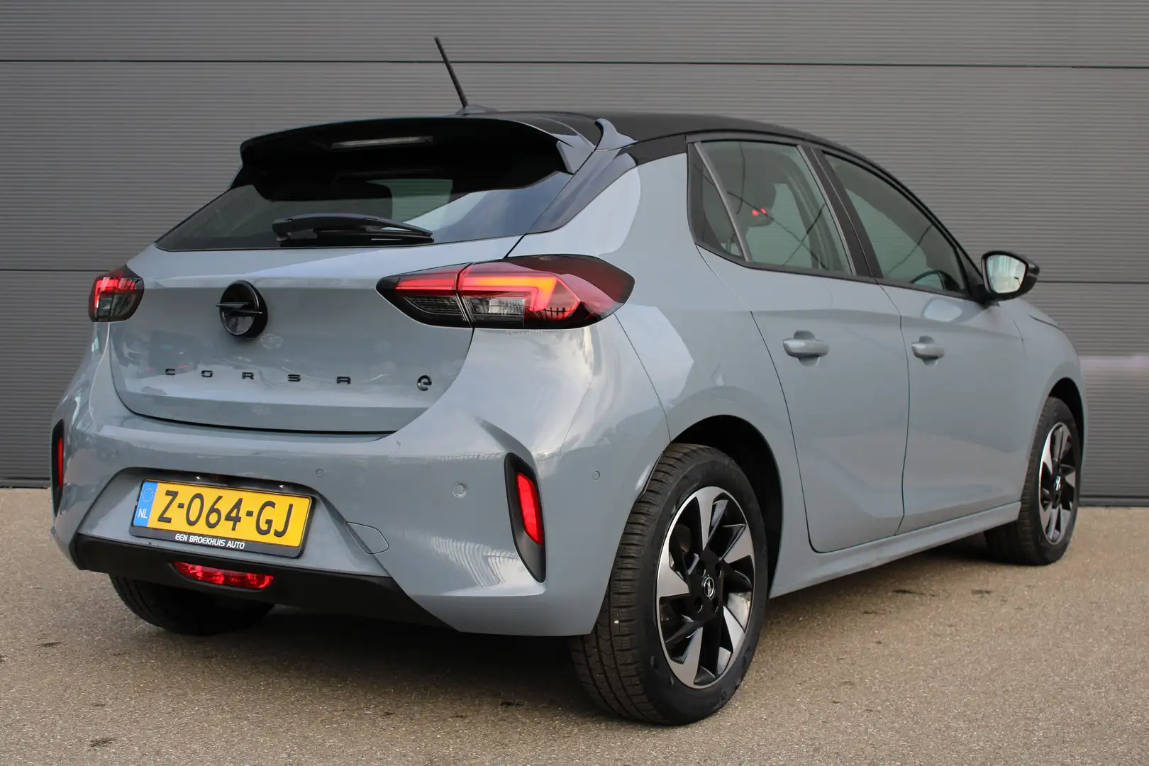Opel Corsa-e Electric GS 50 kWh | Fase 3 laden | Navi by app | Šedá - 2
