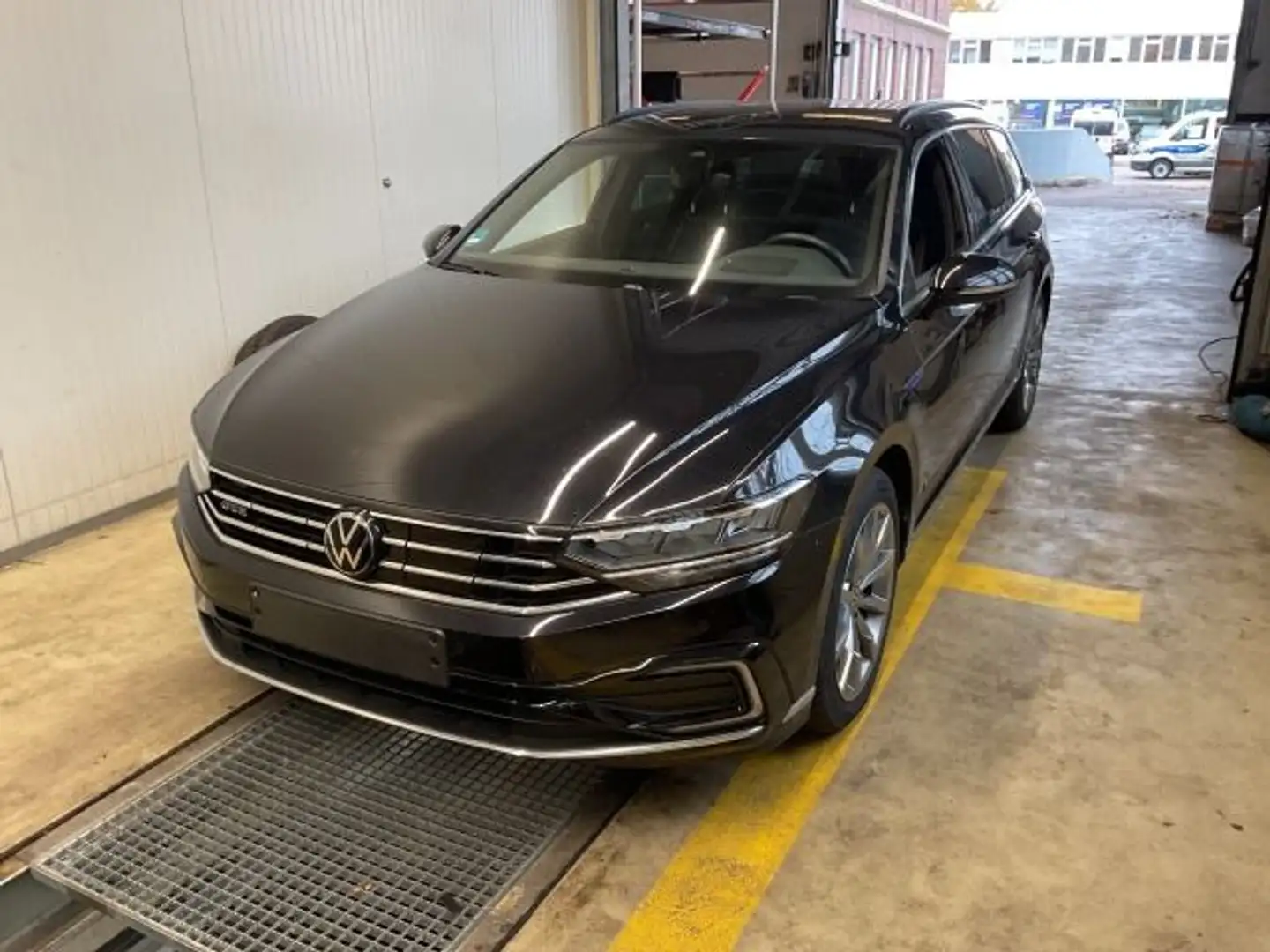 Volkswagen Passat Variant 1.4 TSI Hybrid GTE DSG LED Navi Schwarz - 2