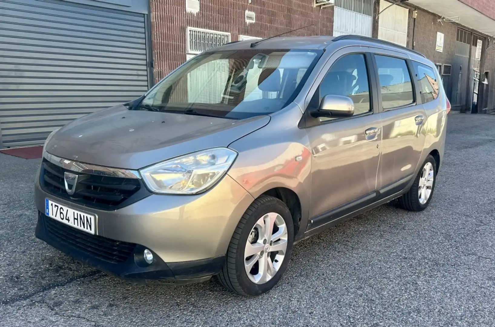 Dacia Lodgy 1.2 TCE Laureate 7pl. Beige - 2