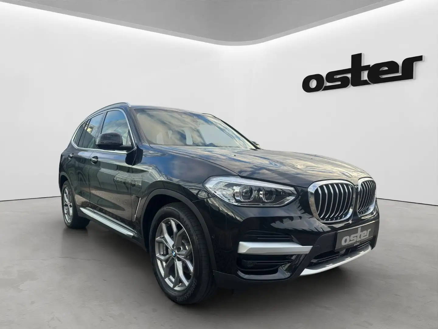 BMW X3 xDrive 20i xLine|LED|Panorama|AHK|30tkm Noir - 2