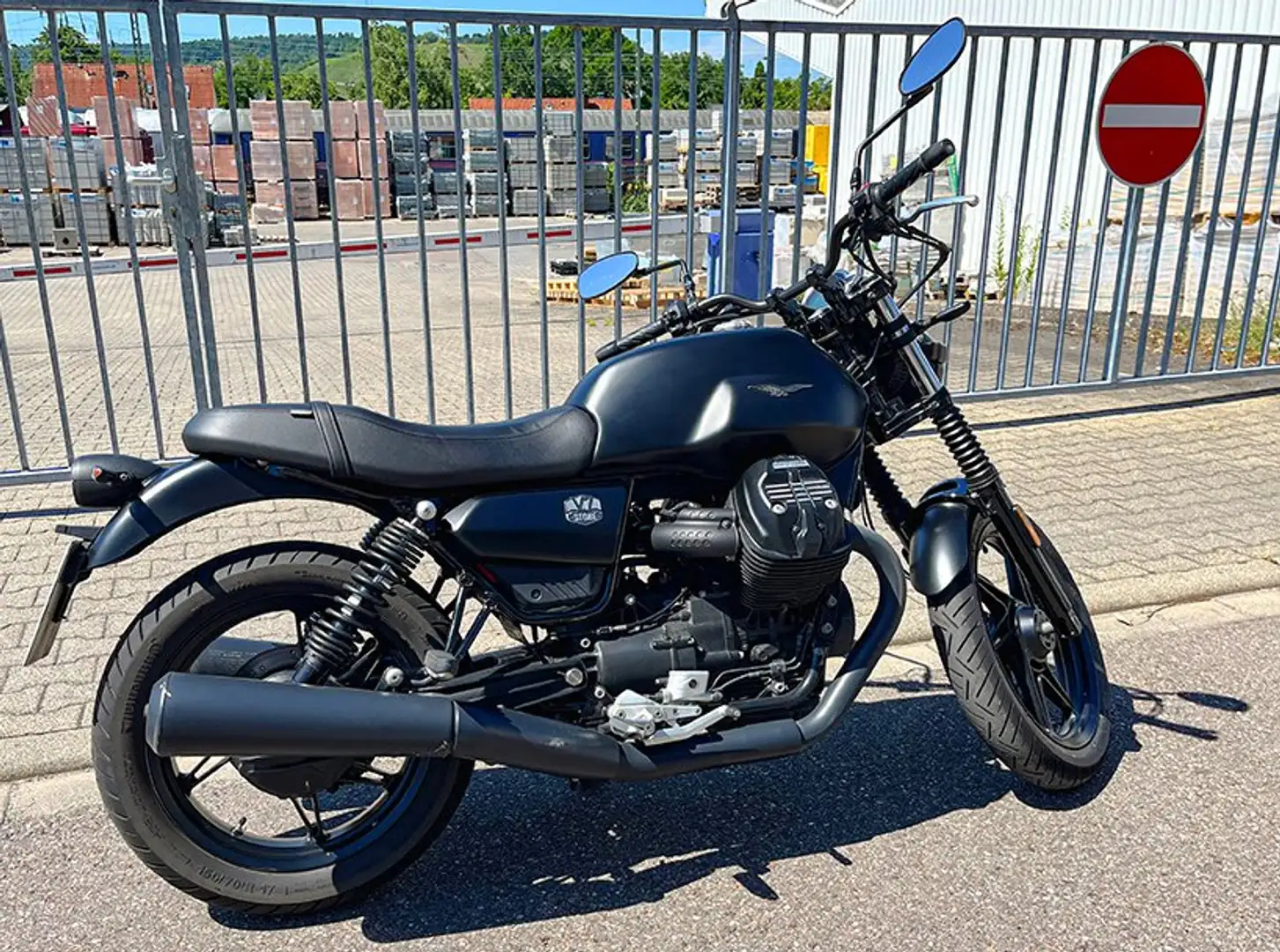 Moto Guzzi V 7 Moto Guzzi V 7 Stone Negru - 1