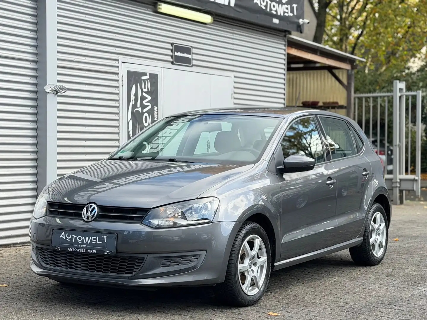 Volkswagen Polo 1.2 Comfortline |87.000KM|KLIMA|PDC|AUX|AHK Gris - 2