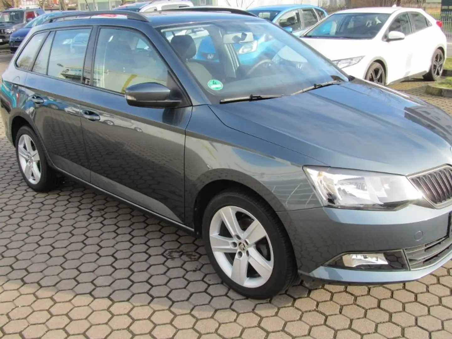 Skoda Fabia Combi 1.0 MPI Grijs - 2