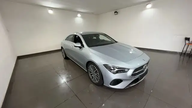 Mercedes-Benz CLA 180 CLA 180d Luxury Line auto