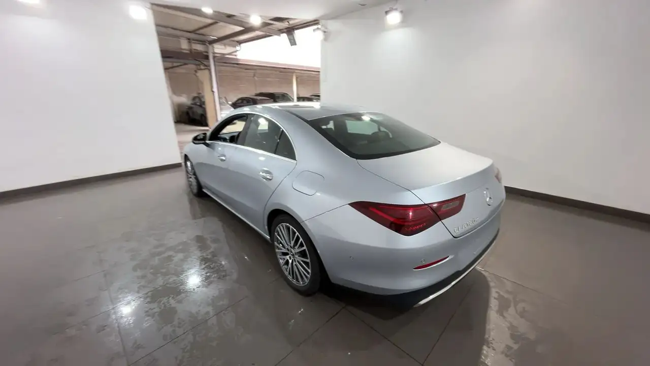 Mercedes-Benz CLA 180 CLA 180d Luxury Line auto 3