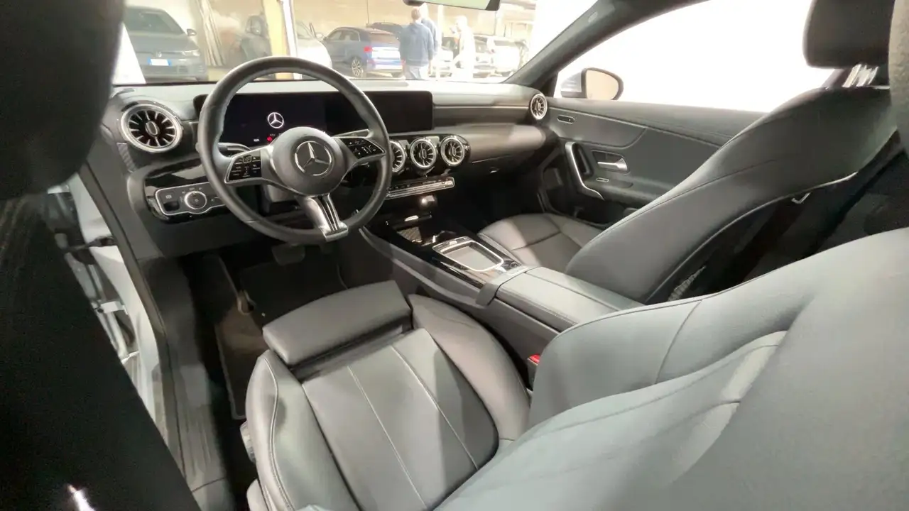 Mercedes-Benz CLA 180 CLA 180d Luxury Line auto 11