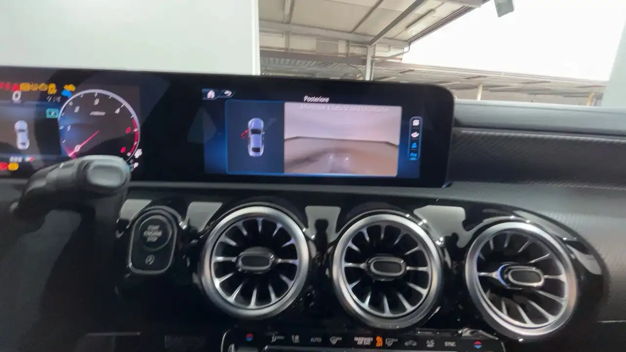 Mercedes-Benz CLA 180 CLA 180d Luxury Line auto 13