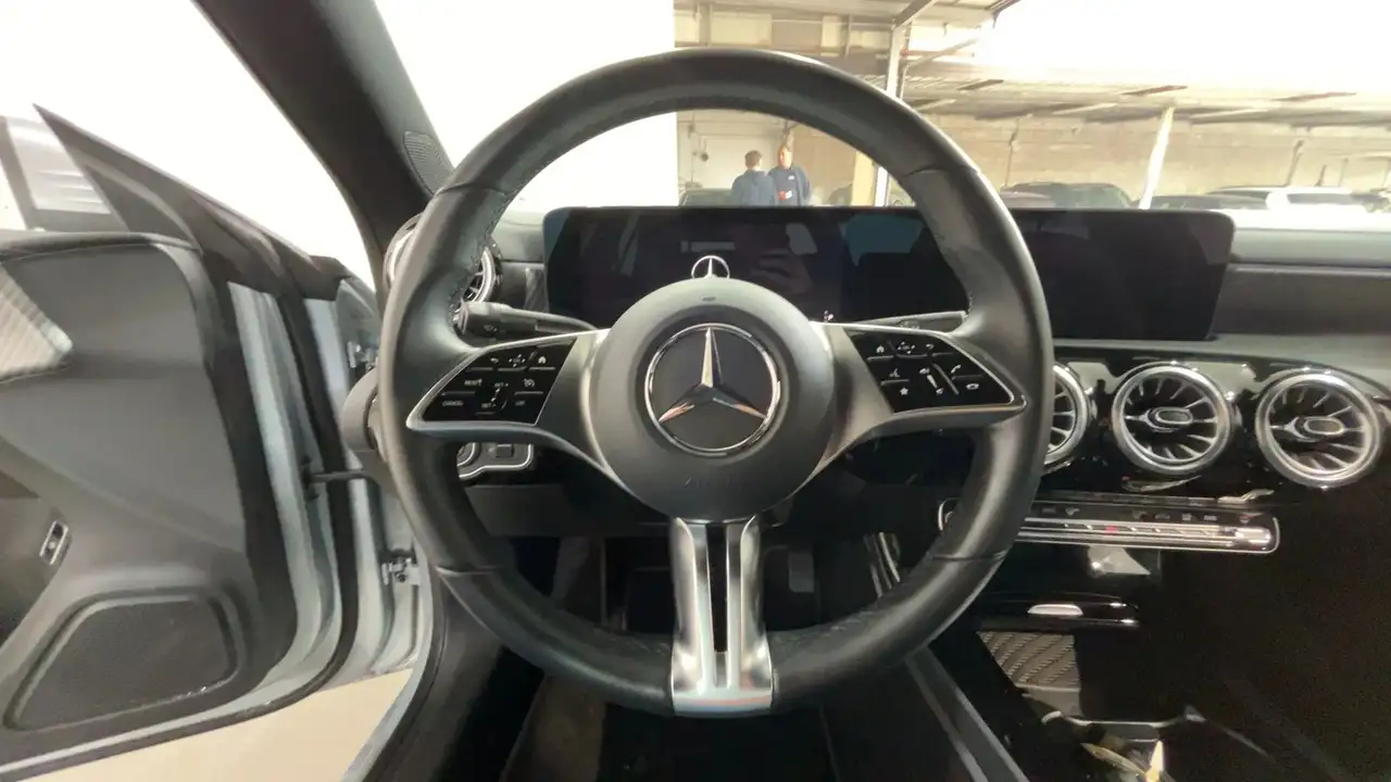 Mercedes-Benz CLA 180 CLA 180d Luxury Line auto 16