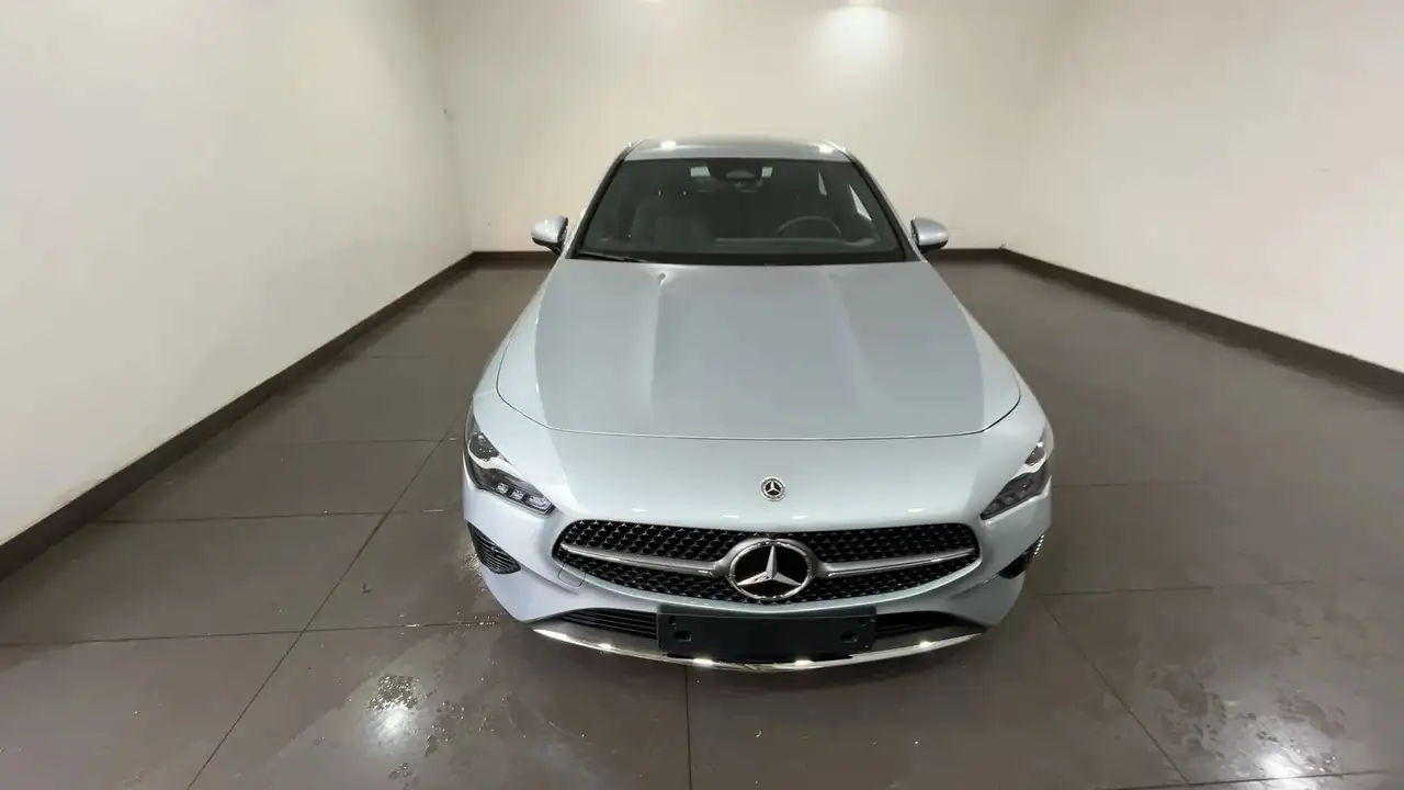 Mercedes-Benz CLA 180 CLA 180d Luxury Line auto 8