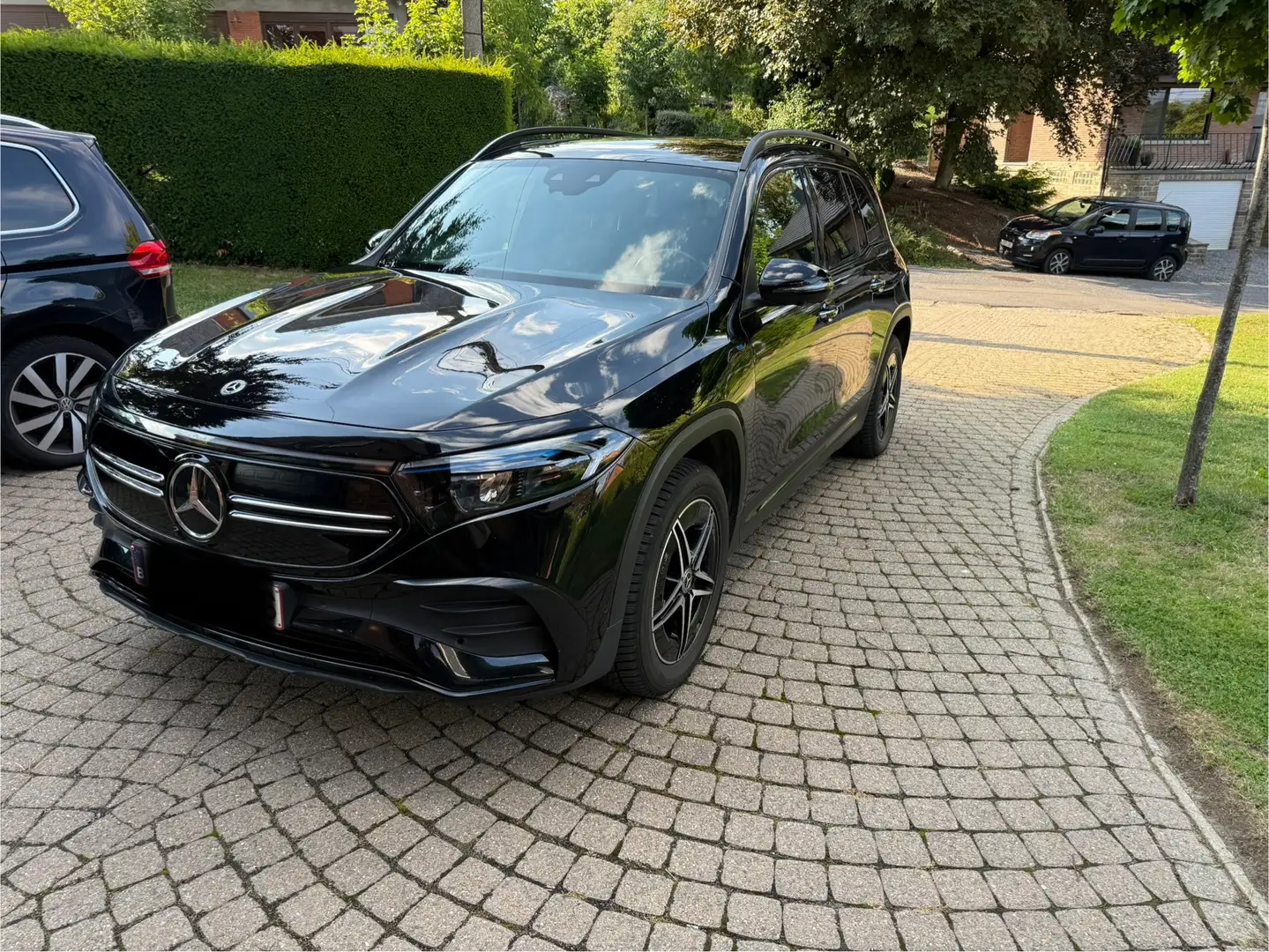 Mercedes-Benz EQB 300 66.5 kWh 4-Matic AMG Line 7pl. - 1