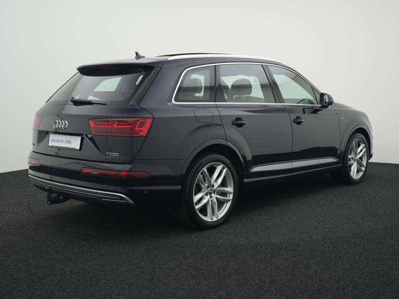 Audi Q7 e-tron quattro S-Line,360,BOSE,LUFT,AHK,PANO — photo 4