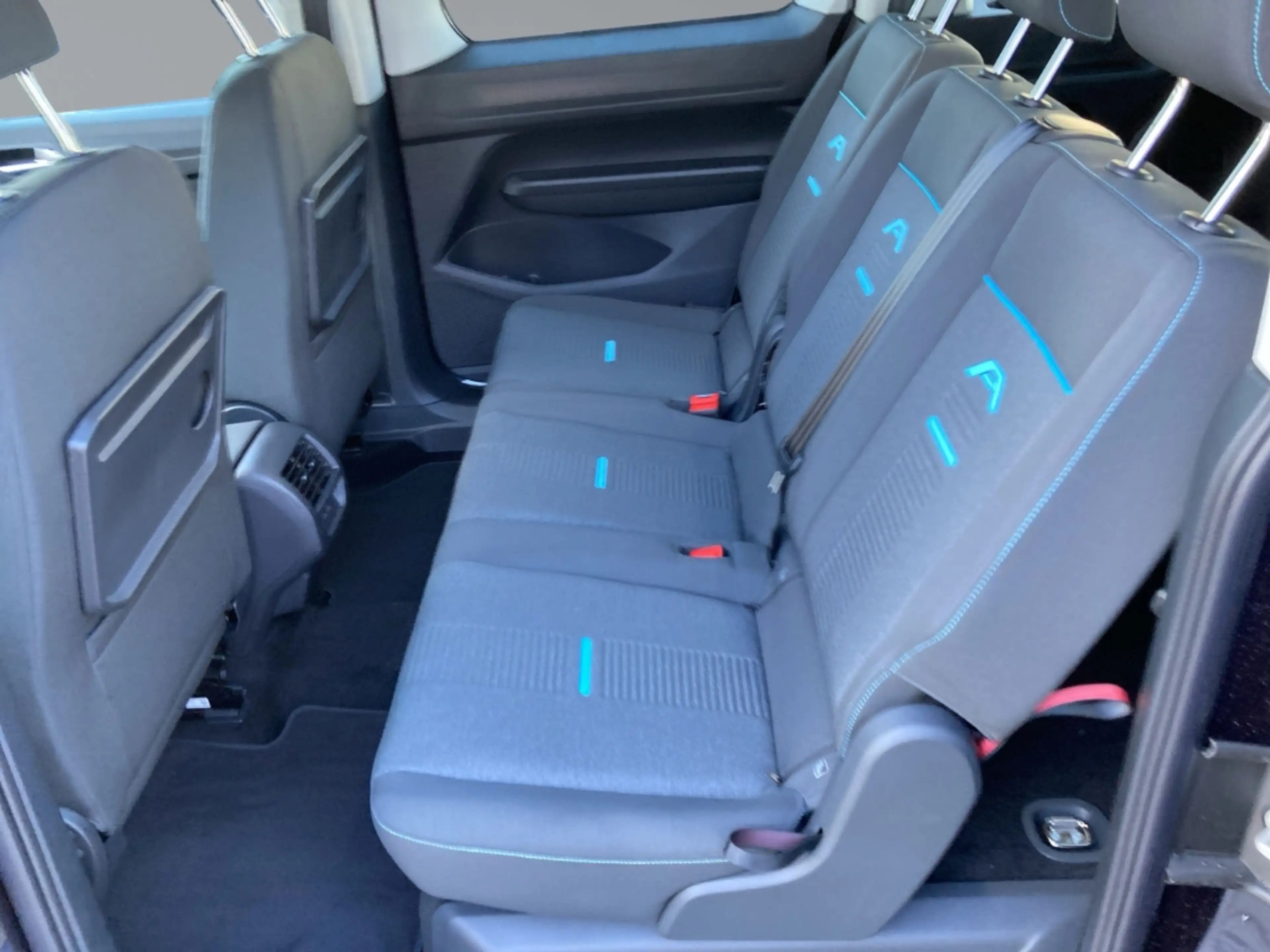 Ford Grand Tourneo Active 5 Sitze GJR LED RFK Panorama Fahrerass.-Pak — photo 10