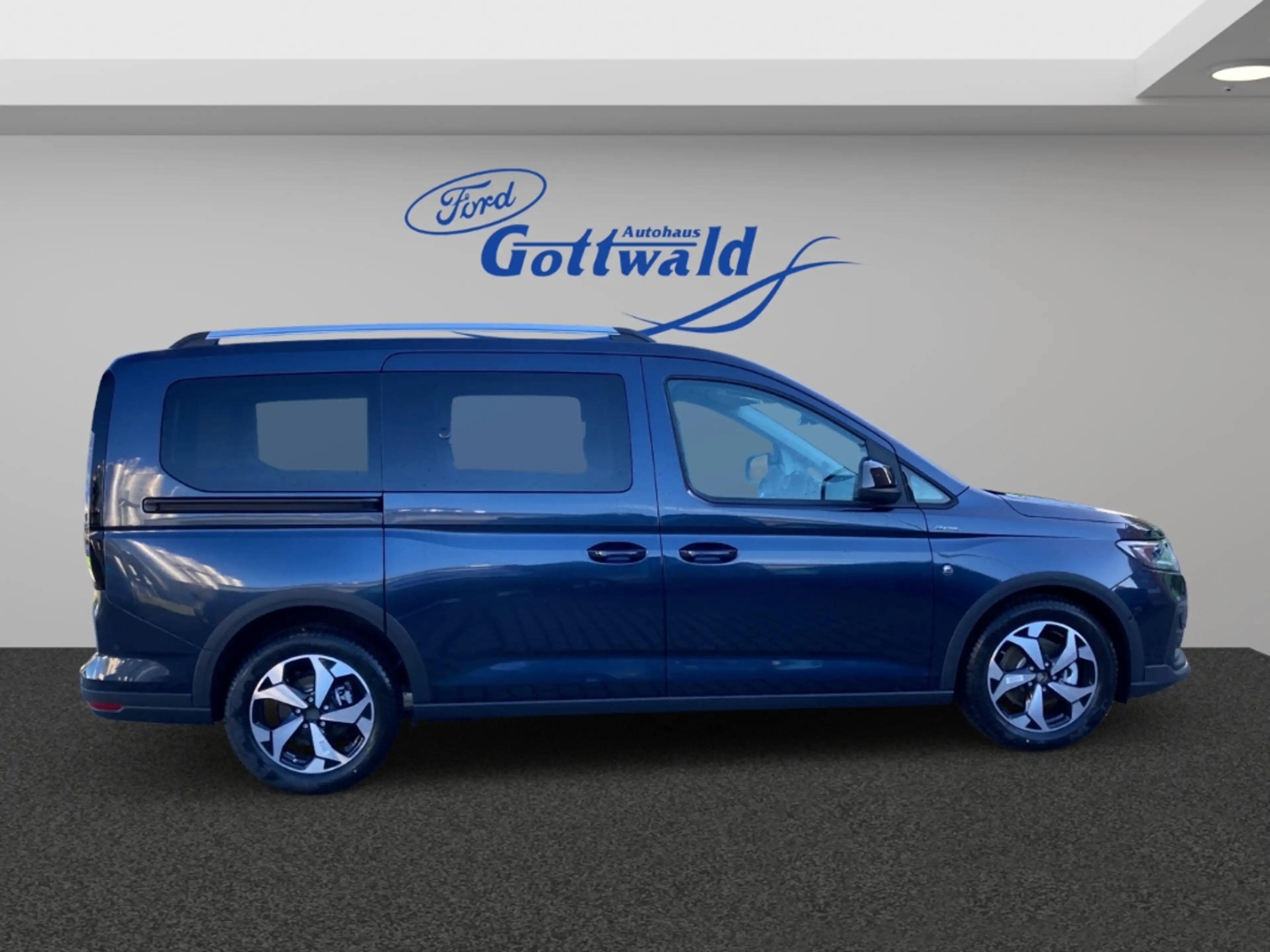 Ford Grand Tourneo Active 5 Sitze GJR LED RFK Panorama Fahrerass.-Pak — photo 2