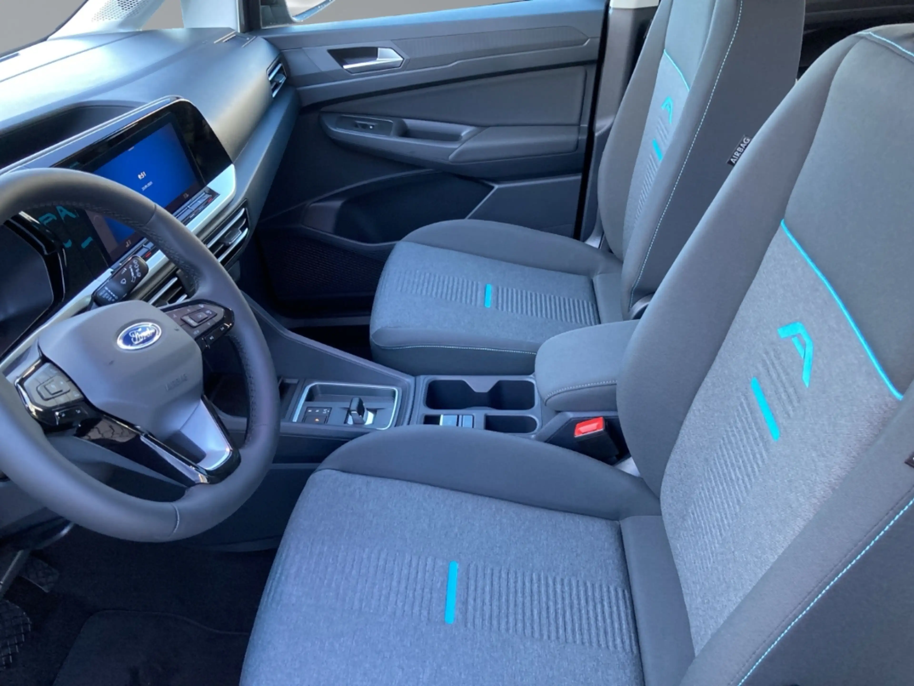 Ford Grand Tourneo Active 5 Sitze GJR LED RFK Panorama Fahrerass.-Pak — photo 8