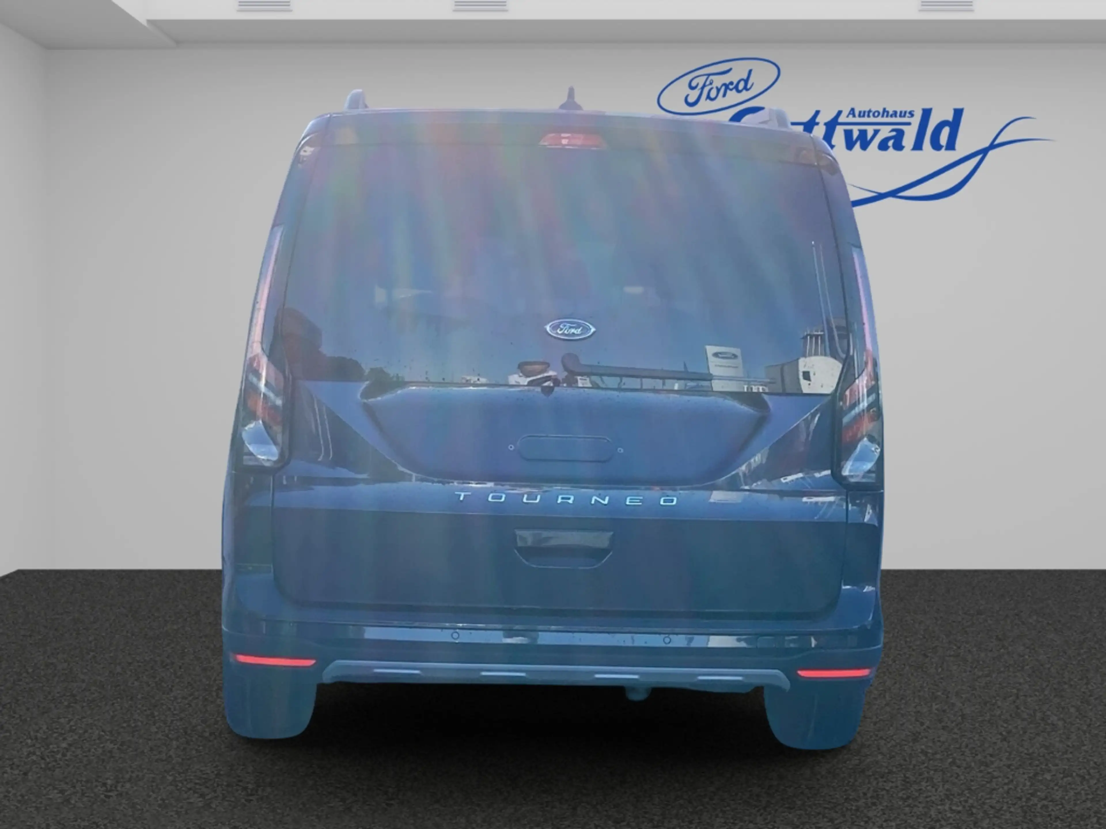 Ford Grand Tourneo Active 5 Sitze GJR LED RFK Panorama Fahrerass.-Pak — photo 3